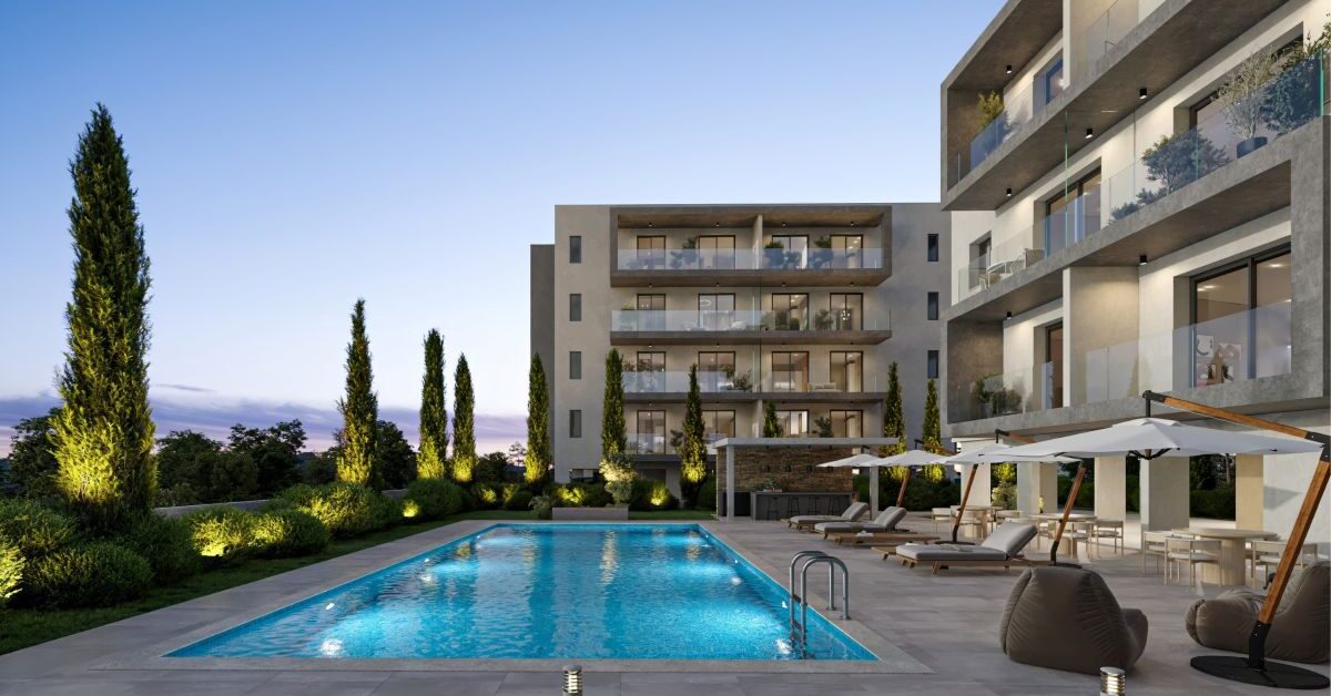 duzy-odkryty-basen-w-kompleksie-pafos cypr